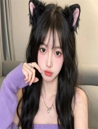 《年轻的孤寂》不同导演版本比较：艺术风格差异分析