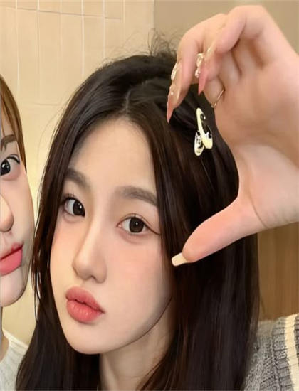 收视第一：穿成公主她玩转朝堂做女帝评价对比：专业影评与观众口碑差异